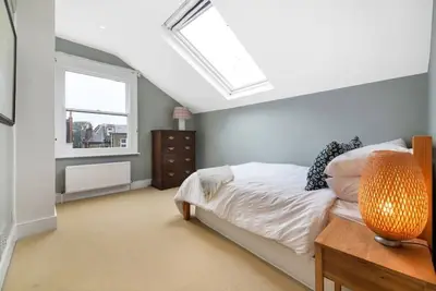 Image de Beautiful 3 bedroom Victorian House in Clapham with a Garden and Gym