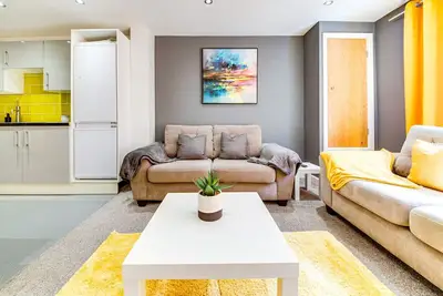 Image de 4 Bed City Chic - Denby Street