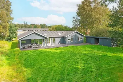 Image de Maison de vacances pour 14 a Grenaa-By Traum