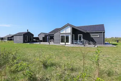 Image de Maison de vacances pour 10 a Brovst-By Traum