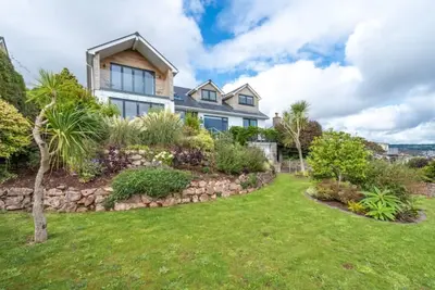 Image de Luxury, sea views, sauna & tub\n\n