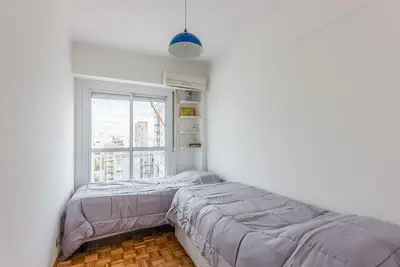 Muy Luminoso y Cerca de Todo