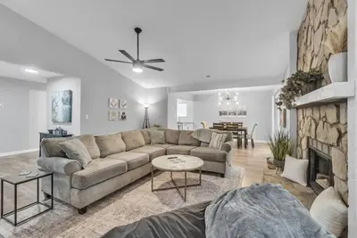 Image de Charming Quiet Escape - 10-15 mins from Charlotte's hot spots!