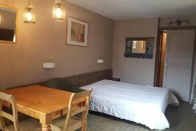 Image de 4ème étage, balcon, télévision, casier à ski, 28m², Brides Les Bains