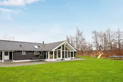 Image de Maison de vacances pour 12 a Idestrup-By Traum