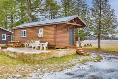 Image de Mauston Studio Cabin ~ 15 Mi to Wisconsin Dells!
