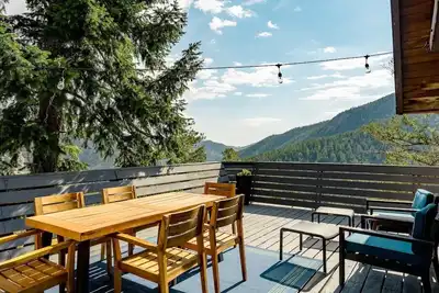 Image de Evergreen Dream - Cozy Modern A-Frame with incredible views. Pet Friendly!