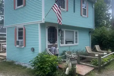 Image de You, Me & the Sea - 4 Minute Walk to the Beach!