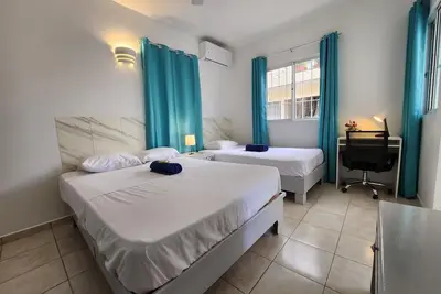 Image de #9 - Maya-Appartement-Confort-Salle de bain privée séparée-Vue ville