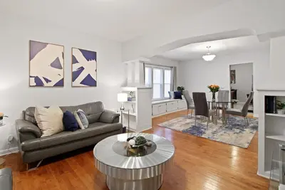 Image de Unwind at Burrell Bay, our fully equipped 2-bedroom apartment in Bay View/Mke.