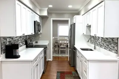 Image de Charming  4 BRs  4 beds  2. 5 baths  20min Dc