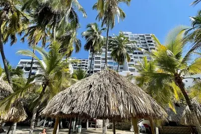 Image de Luxury Condo with private beach