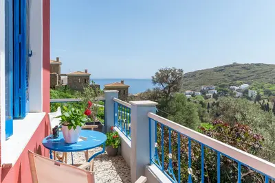 Image de Appartement \"Stenies' Nook\" avec vue sur la mer, jardin partagé et Wi-Fi