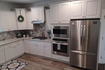 Image de 2 Bedroom Newnan Guest House built in 2022 with full kitchen and laundry room!