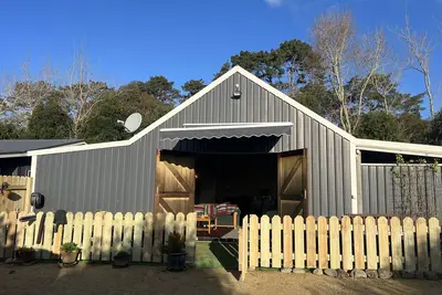 Image de Waiora La Grange bed and breakfast. Up the lovely Otaki Gorge.