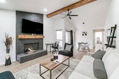 Image de Newly Updated Cozy Home