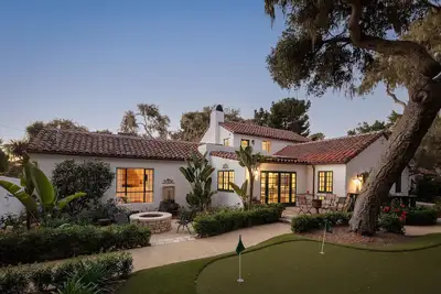 Image de Historic Spanish-style Villa, Perfect for Family & Golf Retreats!