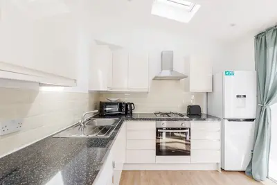 Image de Cosy and bright 2 bedroom house, close to Olympic City, Excel and O2