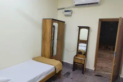 Image de Ks rooms near by temple and giripradashan road car parking available