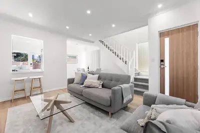 Image de Luxe Glenelg No. 10 | Beach, Backyard, Jetty Rd, Carport, Bbq, WiFi & Airport