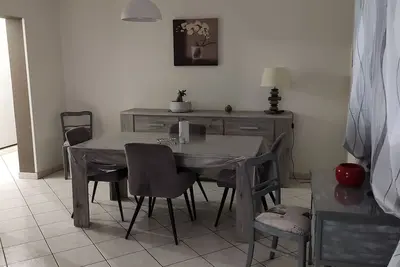 Image de Appartement spacieux au calme.