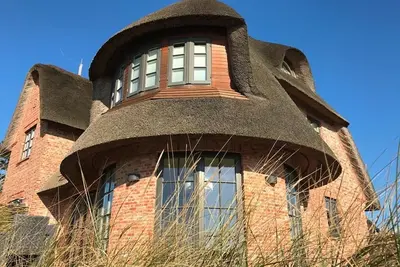 Image de Sie Betreten das Haus im Erdgeschoss Durch den Großzügigen Flur mit Garderobe