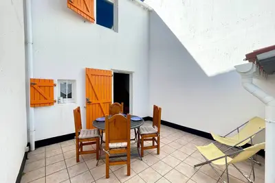 Image de Maison 3 pièces avec piscine chauffée & tennis, proche mer