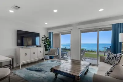 Image de Hot Sea Tot Sea | Renovated Gulf-Front Escape