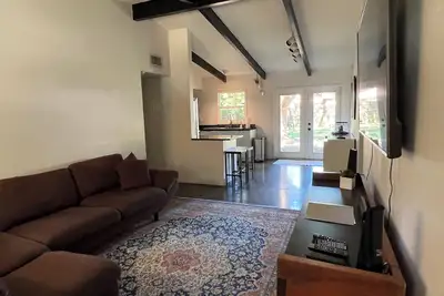 4 bed, 2 bath home conveniently located in Ne Gainesville