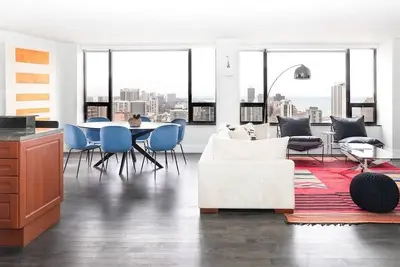 Image de Luxury Designer Penthouse 3802 | Pool | Gold Coast