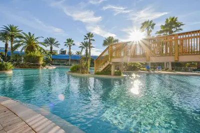 Image de Quaint Condo w\/ Lagoon Pool &Free Beach Shuttle at The Palms of Destin! 🌴🌊
