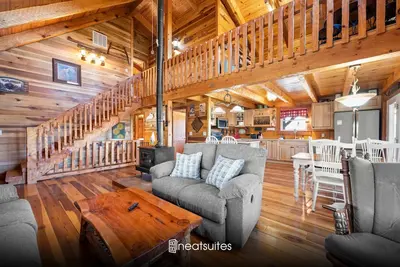 Image de Epic Log Home Near Ark