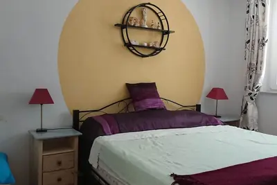 Image de Beachfront holiday retreat with pristine sea views offering comfort and nature.