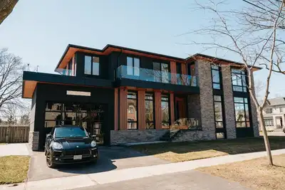 Image de Basement Apartment - New Build!