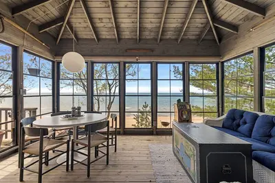 Image de Juniper Presents: Majestic Beachfront Beauty on the Sunset Coast