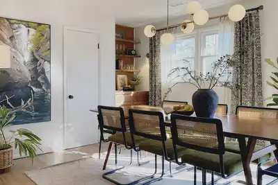 Image de Retro Retreat with Hot Tub Near Downtown Asheville *Safe from Hurricane Helene*