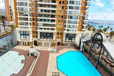 Image de Modern First Line Apartment With Sea View