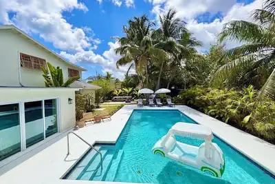 Image de Next2Bahamar: Wow! Pickleball + Lrg Prv Pool + 3Mins to Beach + Dining & Market