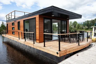 Image de Yacht Club de Trois-Rivières 2 - Maison flottante