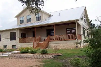 Image de Eagles Nest Lodge--5 miles from Round Top
