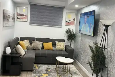 Image de Cozy Guest Suite in Leduc Ab|11 mins to Yeg Airport|Netflix| Cable| Free Parking