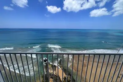 Image de Luquillo Oceanfront Balcony Suite Near El Yunque with private beach access
