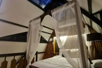 Image de Luxury Modern Cabin in Bulacan w/ Pool Near Manila 2 \n\n