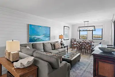Image de Stunning View of Lake Christina! Jetty View at Jetty East! One Free Beach Chair