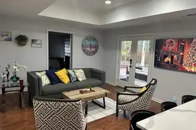 Image de Cozy basement in Alpharetta