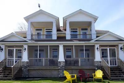Image de Oak Cottage - Lakefront Cottage on Beautiful Sparrow Lake
