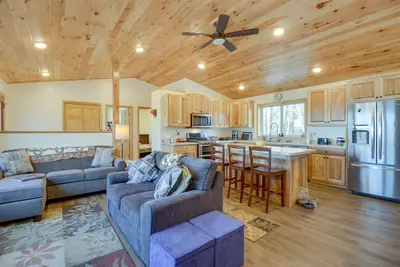 Image de Hines Vacation Rental w/ Grill: Walk to Lake!