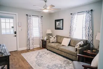 Image de Avalon Cottage w/ hot tub