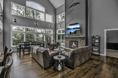 Image de Hilltop Haven - Enjoy Evl!