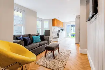 Image de Modern 2br, 2bth flat w/private garden, Maida Vale